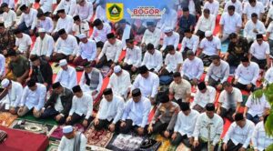 Bupati Bogor Bersama Ribuan Masyarakat Laksanakan Shalat Istisqa di Alun-Alun Tegar Beriman